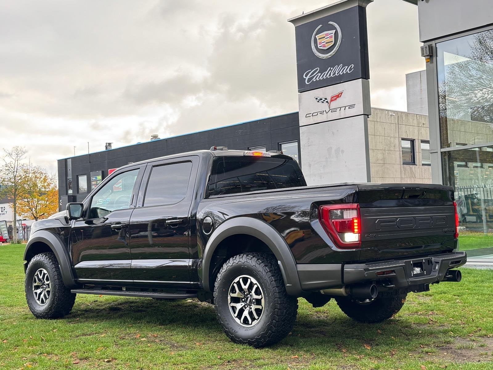Ford USA F-150 RAPTOR full-options (bj 2022), Auto's, Automaat, Dealer onderhouden, Zwart, F-150