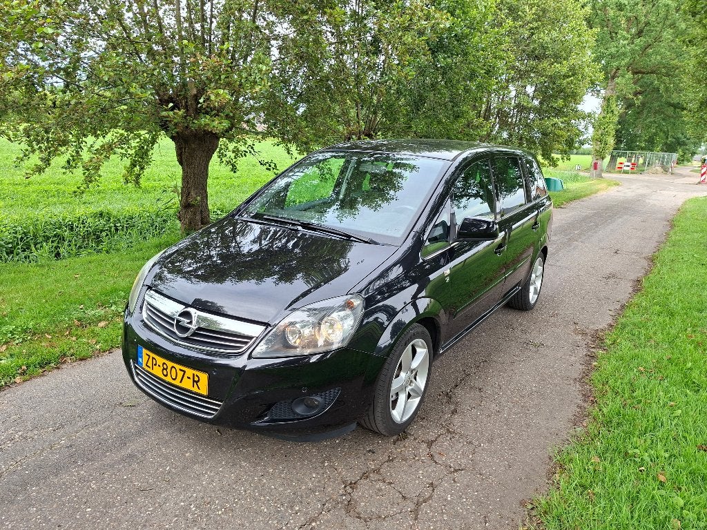 Opel Zafira 1.8 103KW 2011 Zwart, Auto's, Opel, Particulier, Zafira, Benzine, C, MPV, Handgeschakeld, Geïmporteerd, Zwart, Zwart