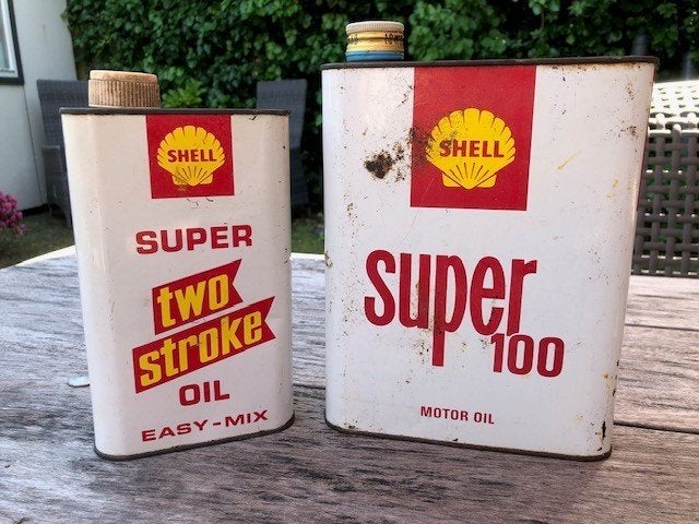 2 Oude Vintage Shell olie blikken in 1 koop, Ophalen of Verzenden, Gebruikt, Gebruiksvoorwerp