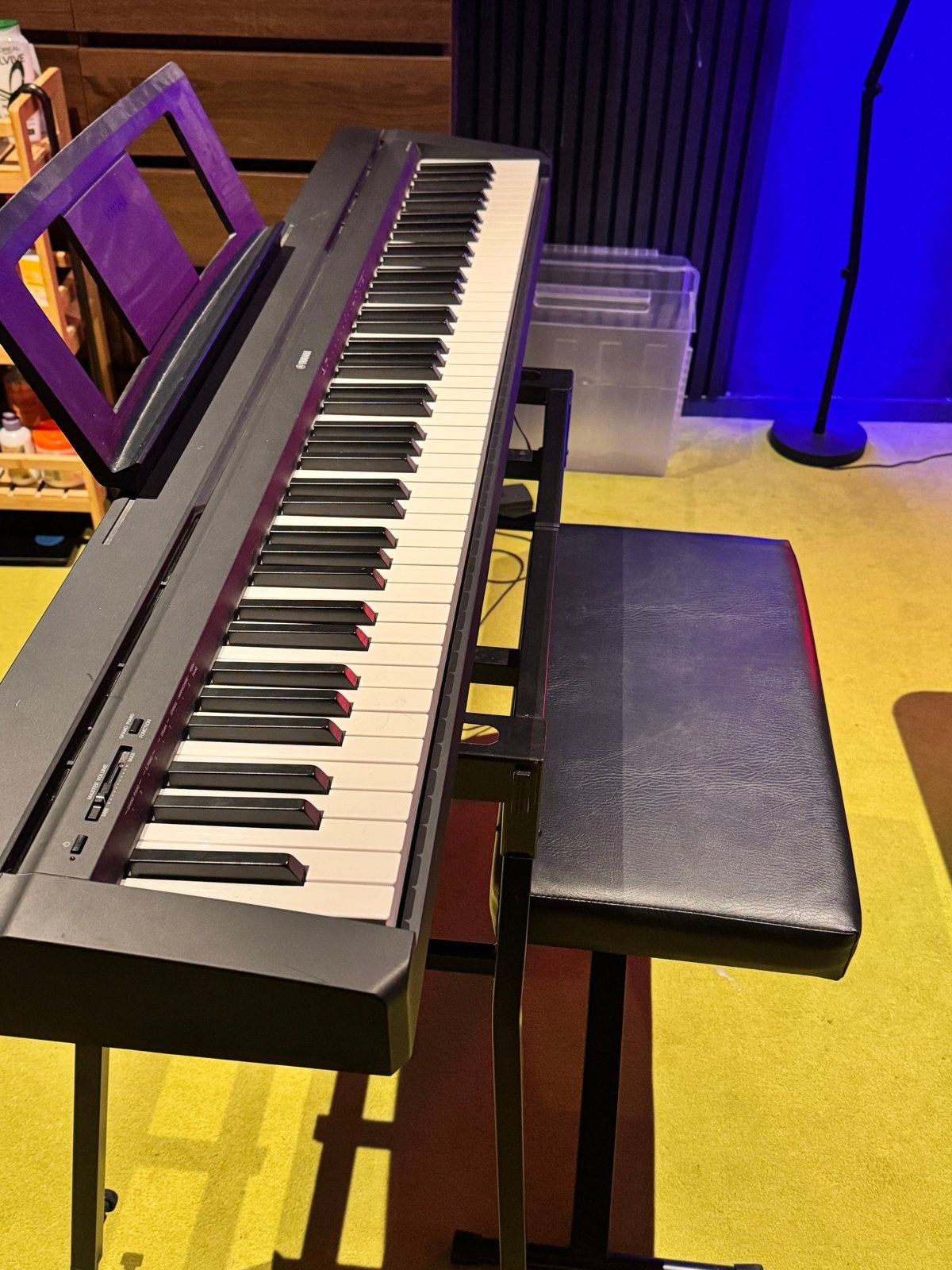 Yamaha P-45 Digitaal Piano met standaard, pedal en bankje, Gebruikt, Zwart, Digitaal, Ophalen of Verzenden