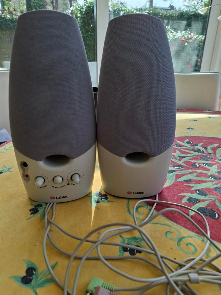 2 Labtec speakers, Computers en Software, Pc speakers, Ophalen of Verzenden