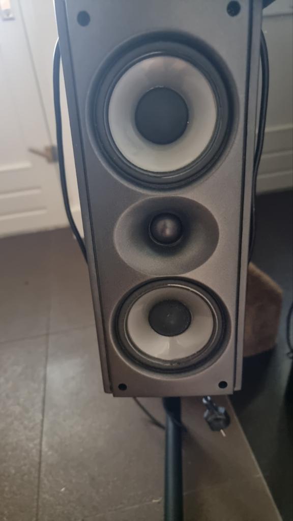 Infinity Speakers - 85 cm hoog, mist klein rubbertje, Audio, Tv en Foto, Luidsprekers, Ophalen
