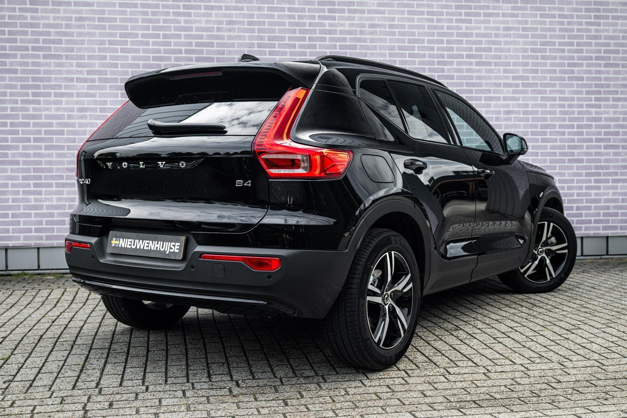 Volvo XC40 2.0 B4 Plus Dark | Trekhaak | Harman Kardon Audio, 12 maanden, Gebruikt, Euro 6, 4 cilinders