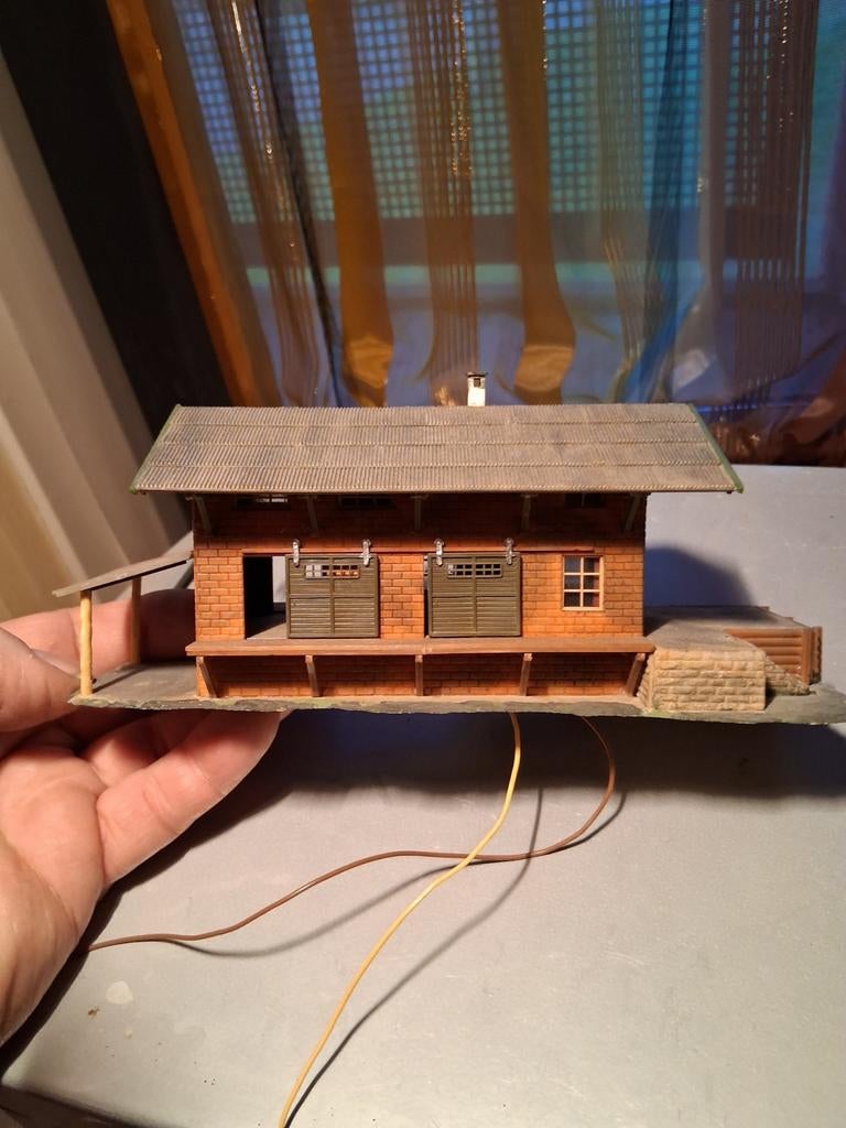 Werkplaats met fitting voor lampje, Hobby en Vrije tijd, Modeltreinen | H0, Ophalen of Verzenden, Gelijkstroom, Overige merken