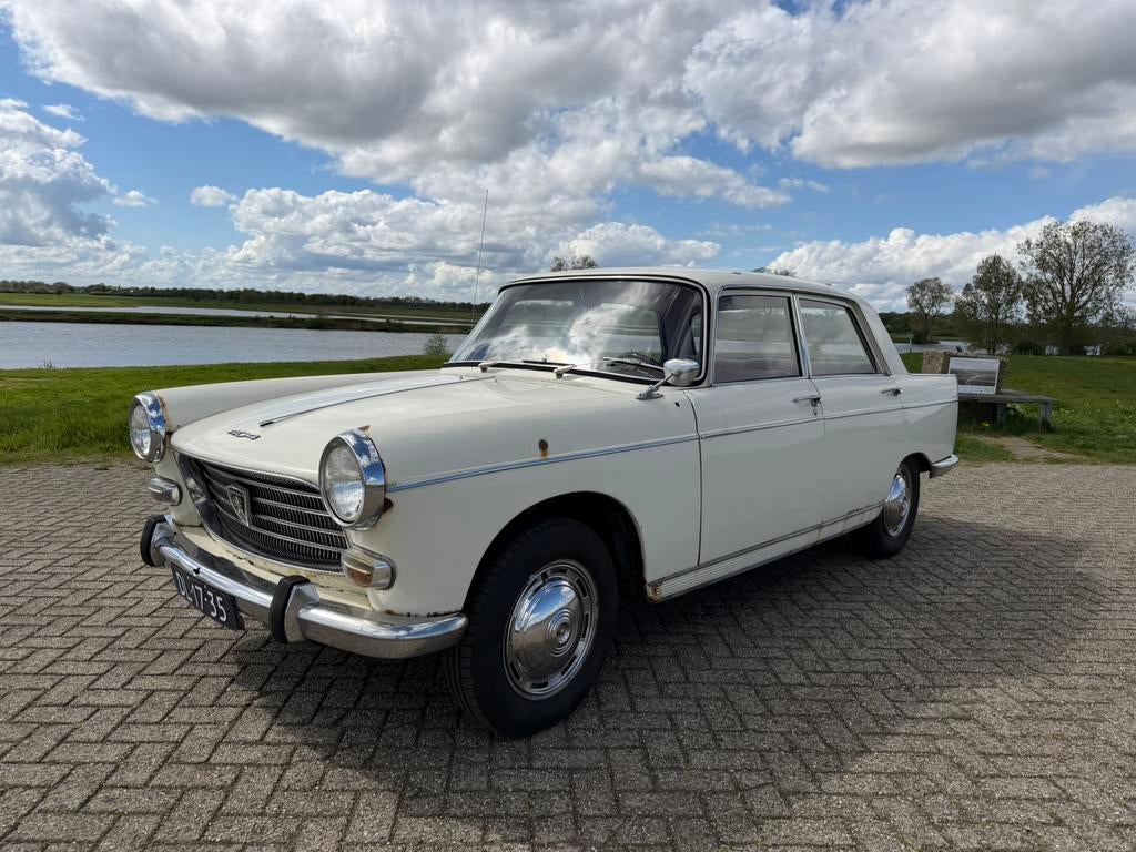 Peugeot 404 1.6 1966 Wit LPG, Auto's, 1618 cc, 4 cilinders, Wit, Handgeschakeld