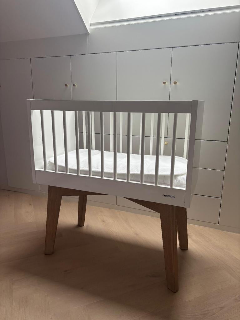 Kidsmill sixties wieg hooglans / naturel, Kinderen en Baby's, Babywiegjes en Ledikanten, Ophalen, Zo goed als nieuw, Wieg