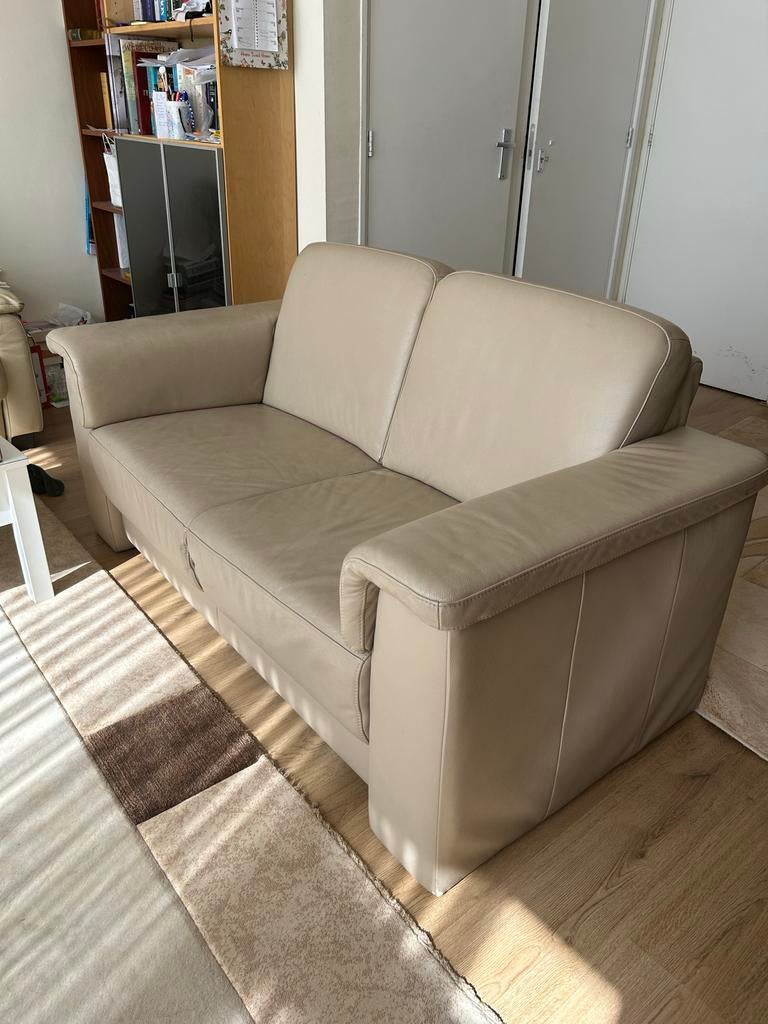 Comfortabele 2-zitsbank van leer, Ophalen, Zo goed als nieuw