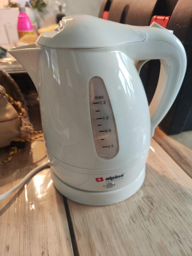 Alpina Camping Waterkoker 1.2L - Ideaal voor onderweg!, Minder dan 1 liter, Ophalen of Verzenden, Draadloos
