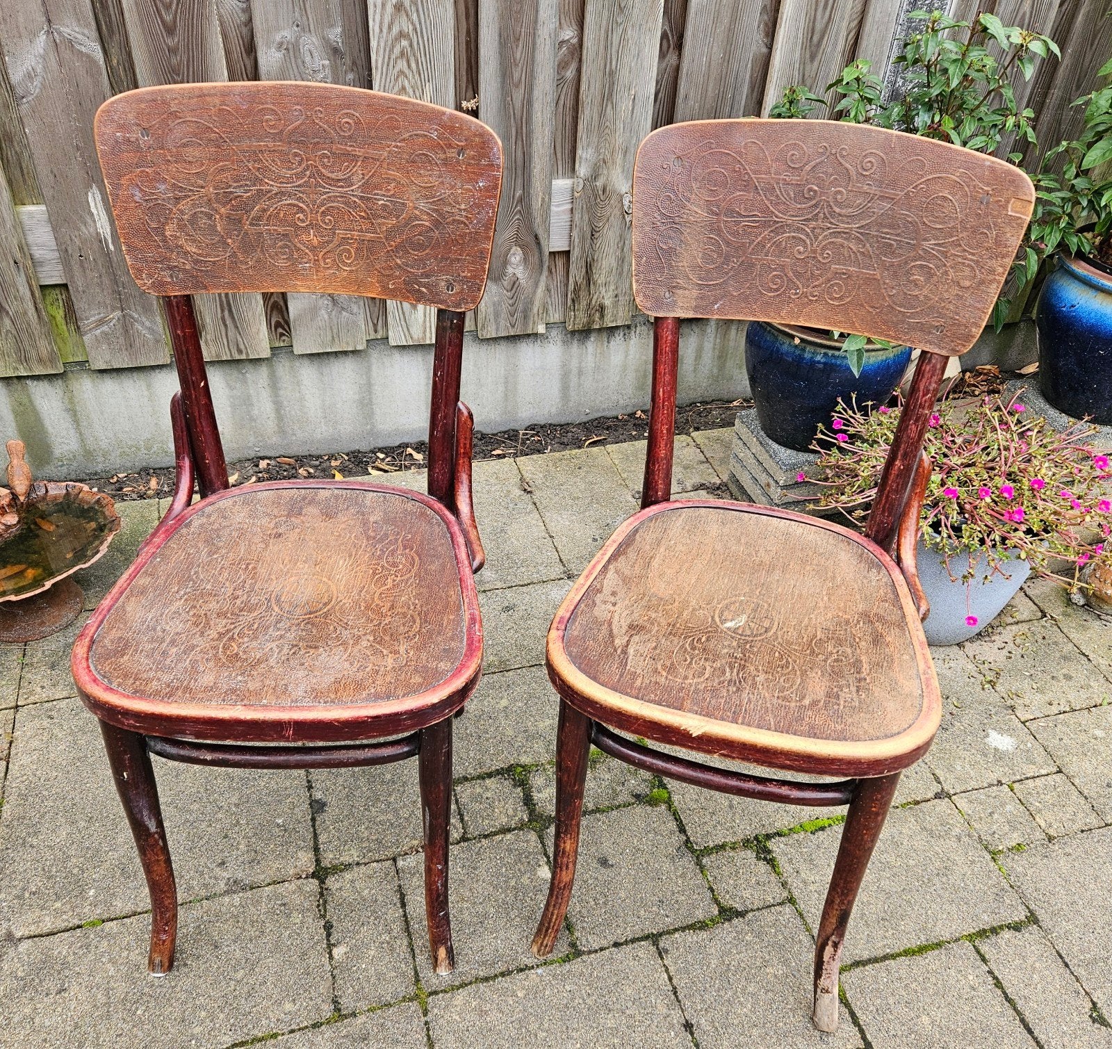 Twee originele Thonet stoelen - restauratie nodig, Ophalen