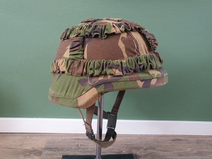 Helmcover camouflage Nederlands leger t.b.v. kevlar helm, Verzamelen, Ophalen of Verzenden, Landmacht, Nederland, Helm of Baret