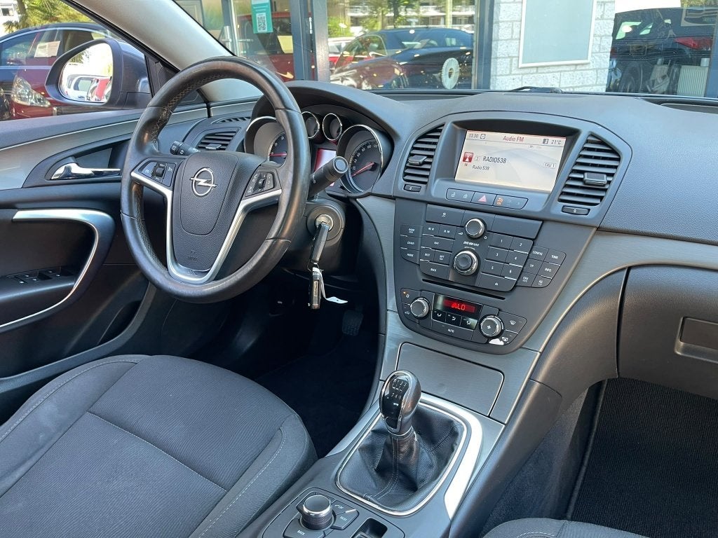 Opel Insignia 1.8 Edition Nieuwe apk Banden Remmen VV, Auto's, Opel, 13 km/l, Euro 5, Gebruikt, 4 cilinders