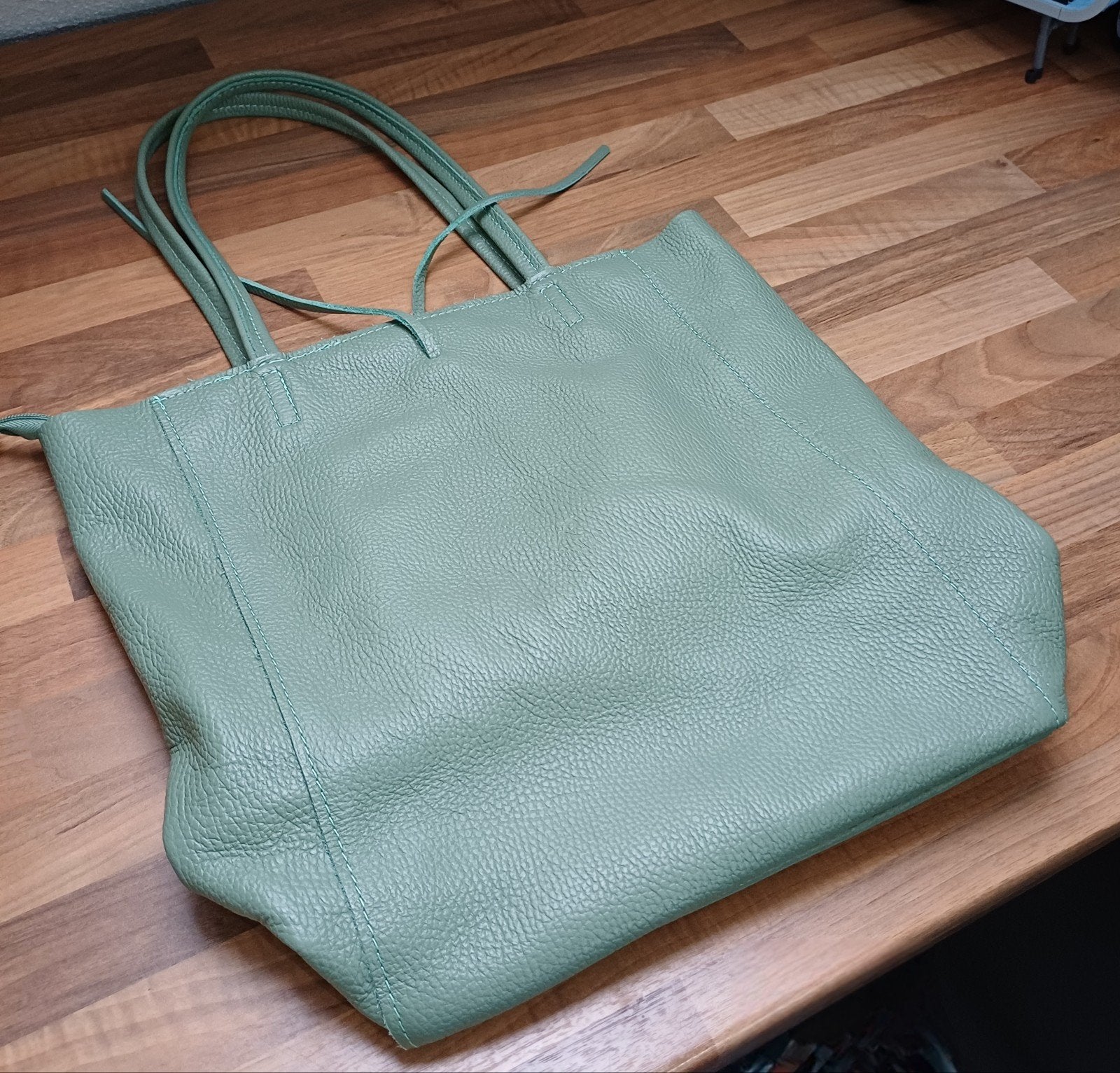 Prachtige zachtgroene handgemaakte rundlederen shopper, Ophalen of Verzenden, Nieuw, Groen, Shopper