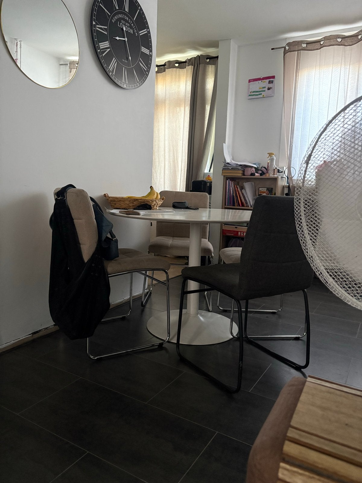 Eettafel met 4 stoelen van JYSK, Huis en Inrichting, Complete eetkamers, Gebruikt, 4 tot 6 stoelen, Ophalen of Verzenden