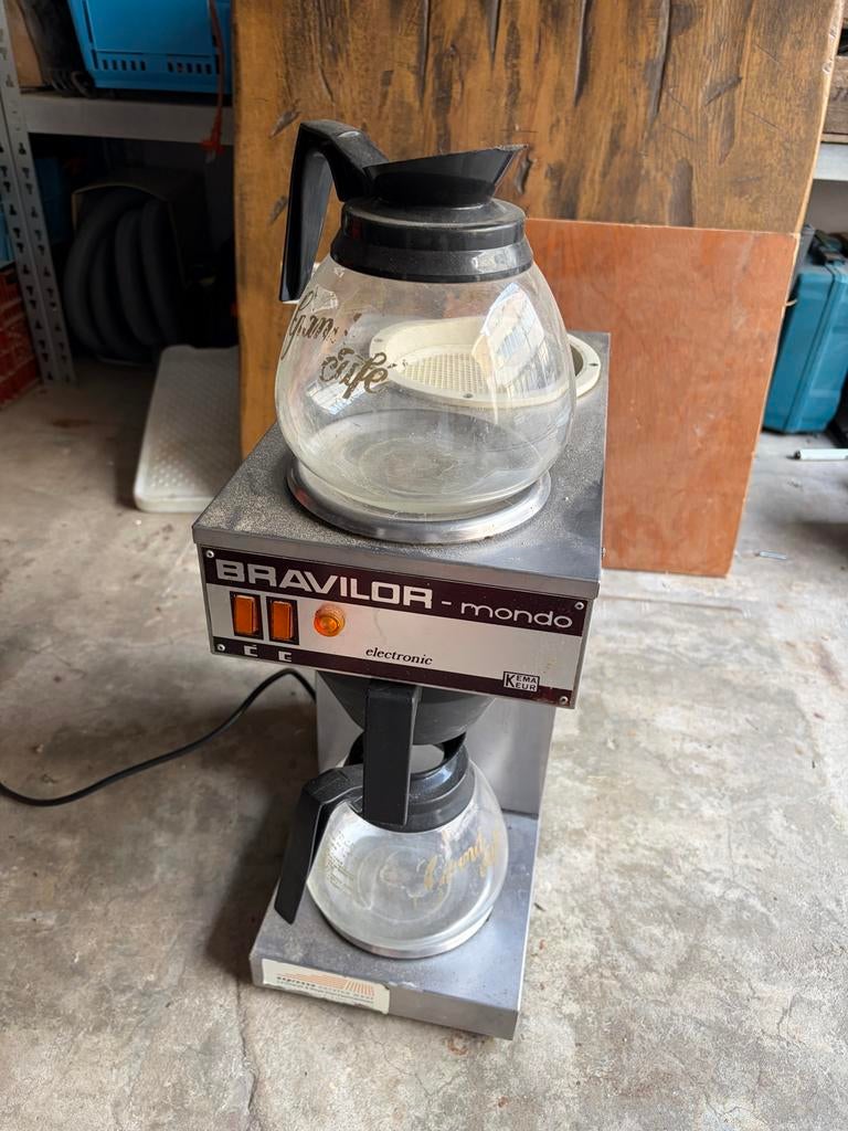 Bravilor Mondo Koffiemachine - Professioneel & Betrouwbaar, Ophalen, Gebruikt, 10 kopjes of meer, Koffiemachine