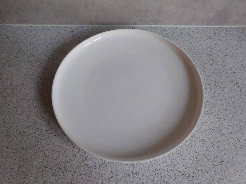 Bord 21 cm. Food Stories Wit de Bijenkorf, Ophalen of Verzenden, Zo goed als nieuw, Bord(en), Overige stijlen