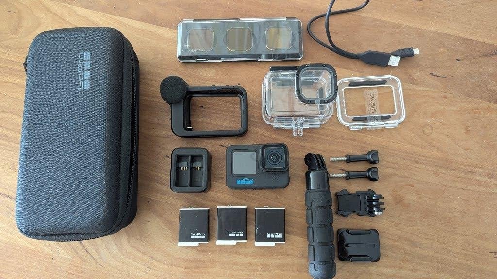 Complete GoPro Hero 11 (3 accu's, duikcase, MediaMod), Audio, Tv en Foto, Actiecamera's, Ophalen of Verzenden, Zo goed als nieuw