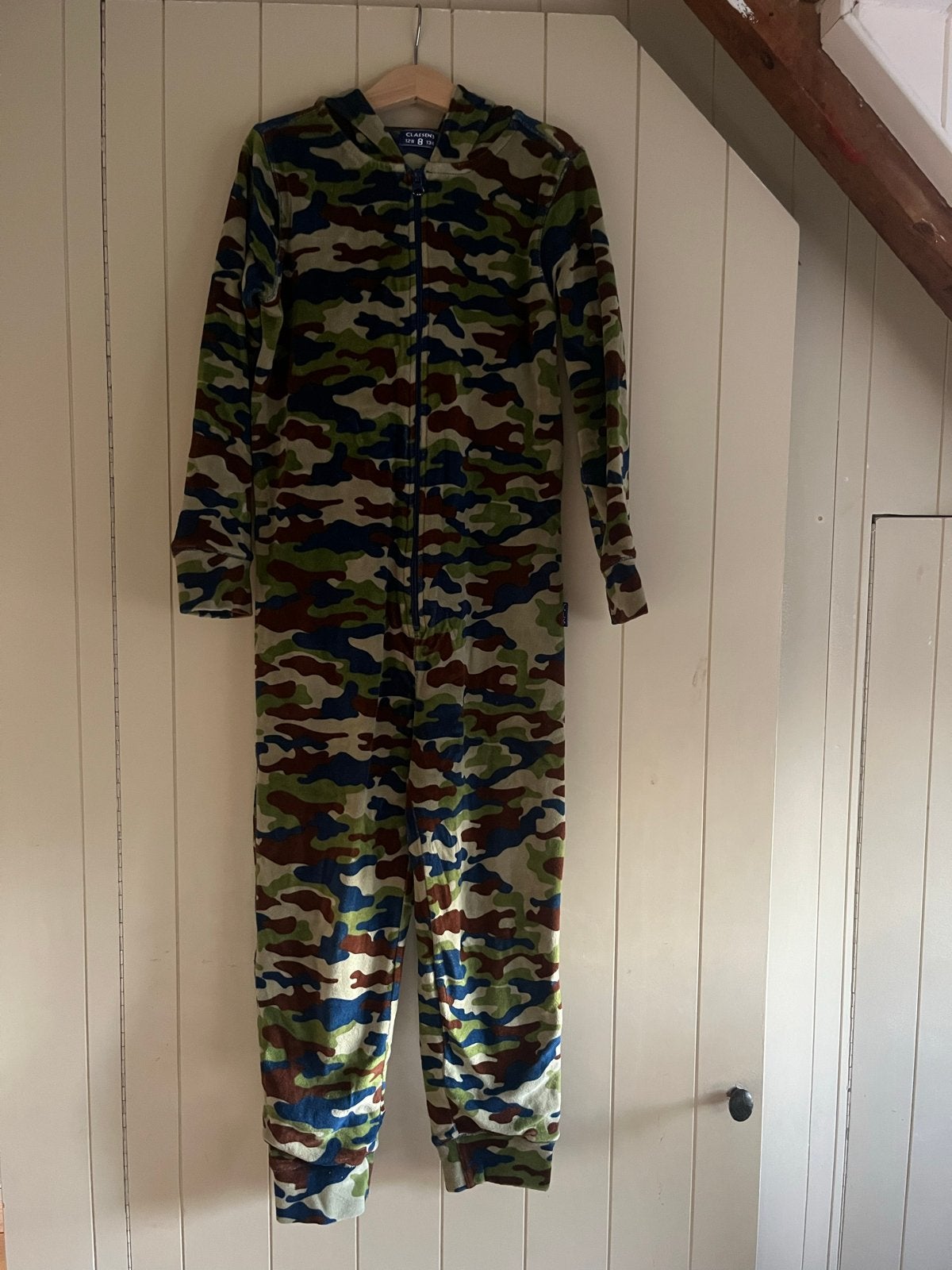 Claesen's Camouflage Onesie Maat 128/134, Ophalen of Verzenden, Zo goed als nieuw, Jongen of Meisje, Nacht- of Onderkleding
