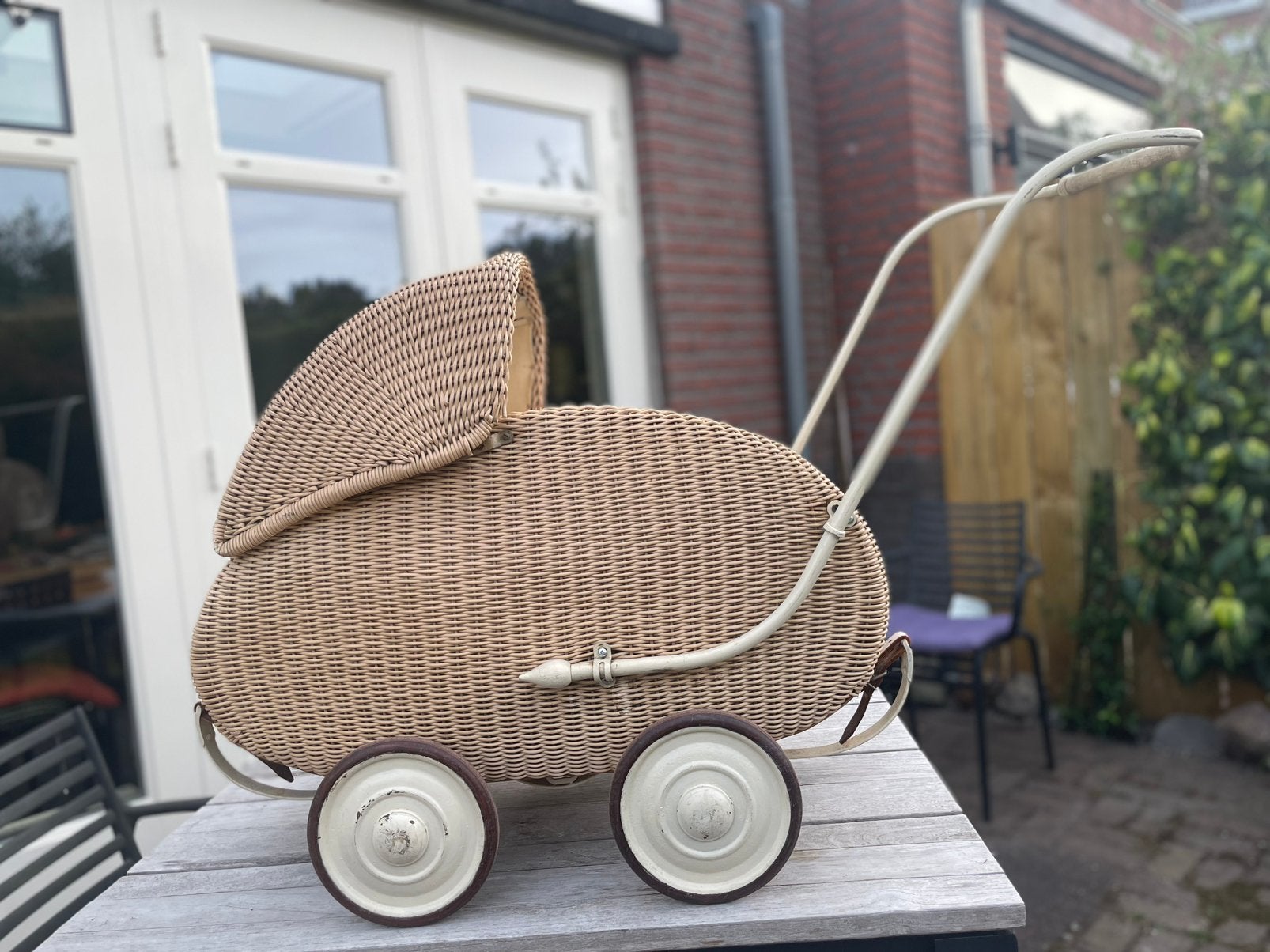 Retro poppenwagen, Ophalen