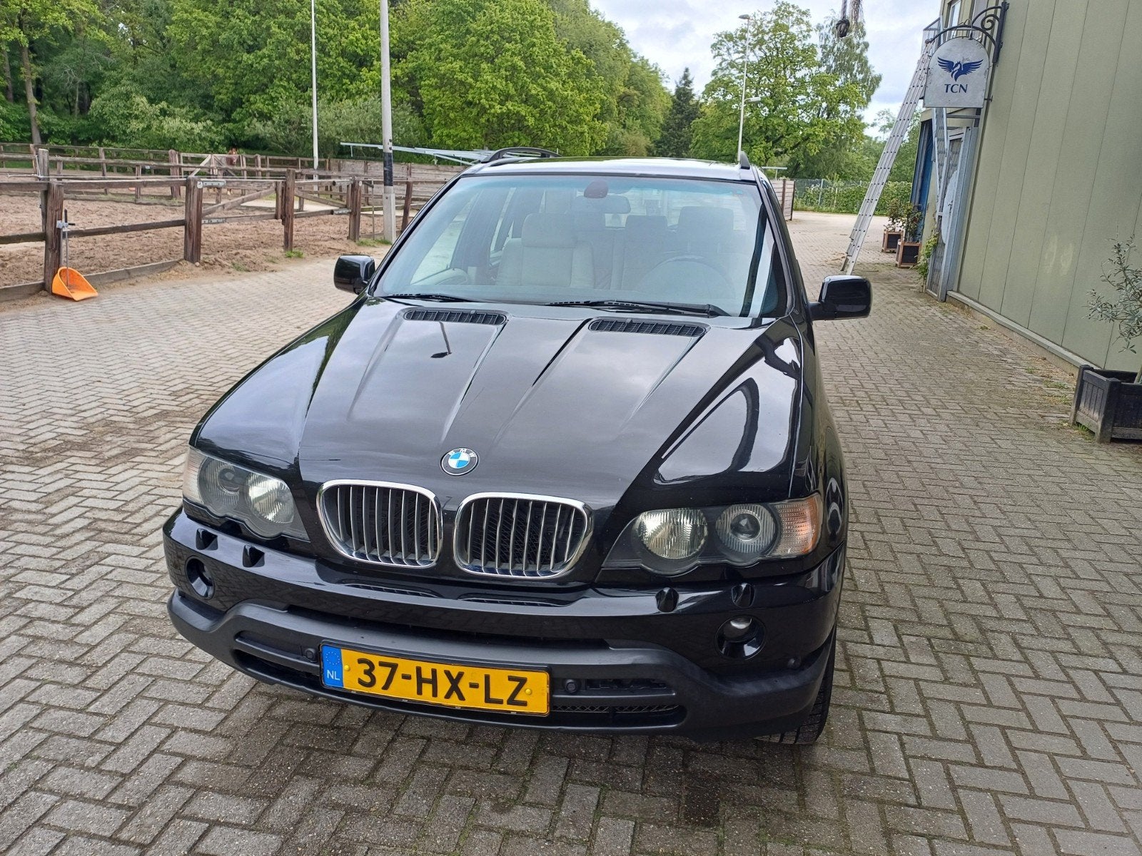 BMW X5 4.4 I AUT 2002 Zwart, 138 €/maand, 2080 kg, Zwart, Vierwielaandrijving