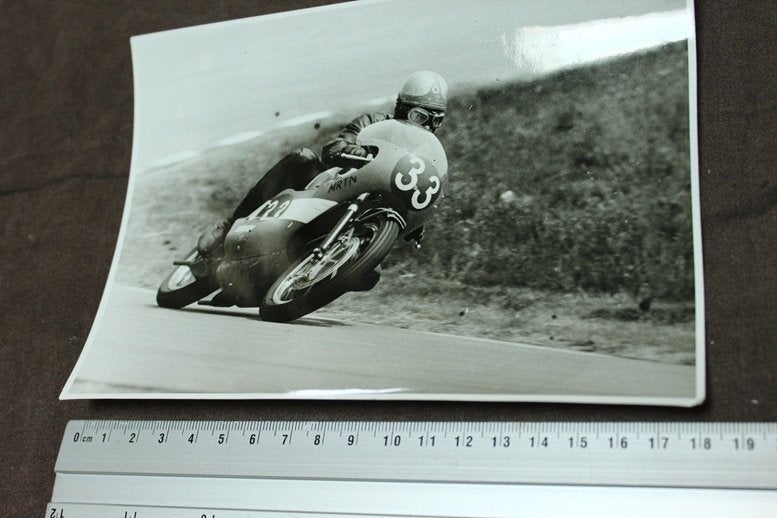 Foto Cees van Dongen op Yamaha racer TT Assen ?, Ophalen of Verzenden, Gelezen