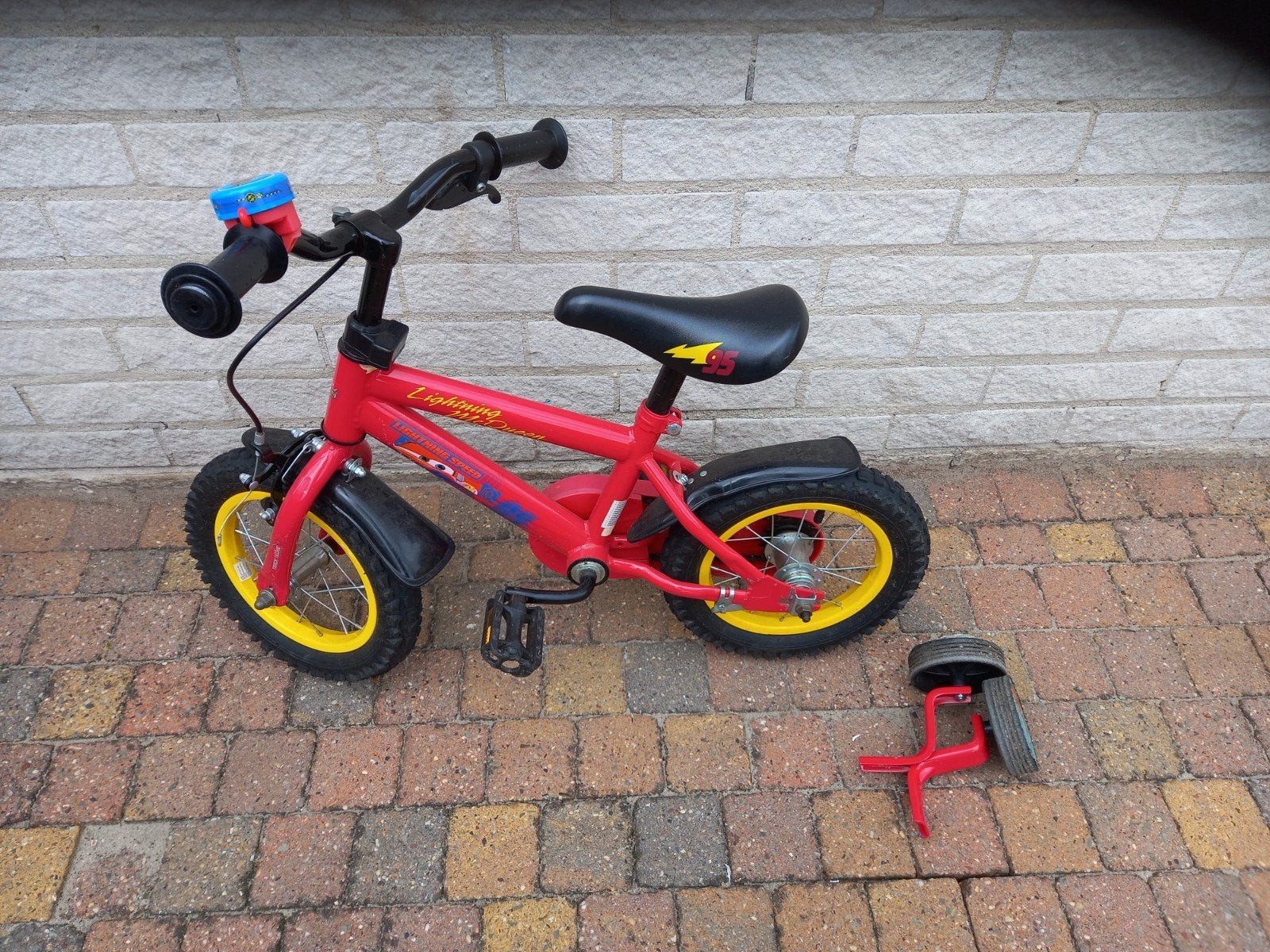 Cars fiets met zijwielen, nog zeer netjes, Ophalen, Zo goed als nieuw