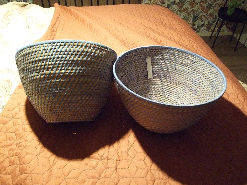 2 prachtige nieuw ronde manden blauw/naturel, Gevlochten, Mand, Rond, Nieuw