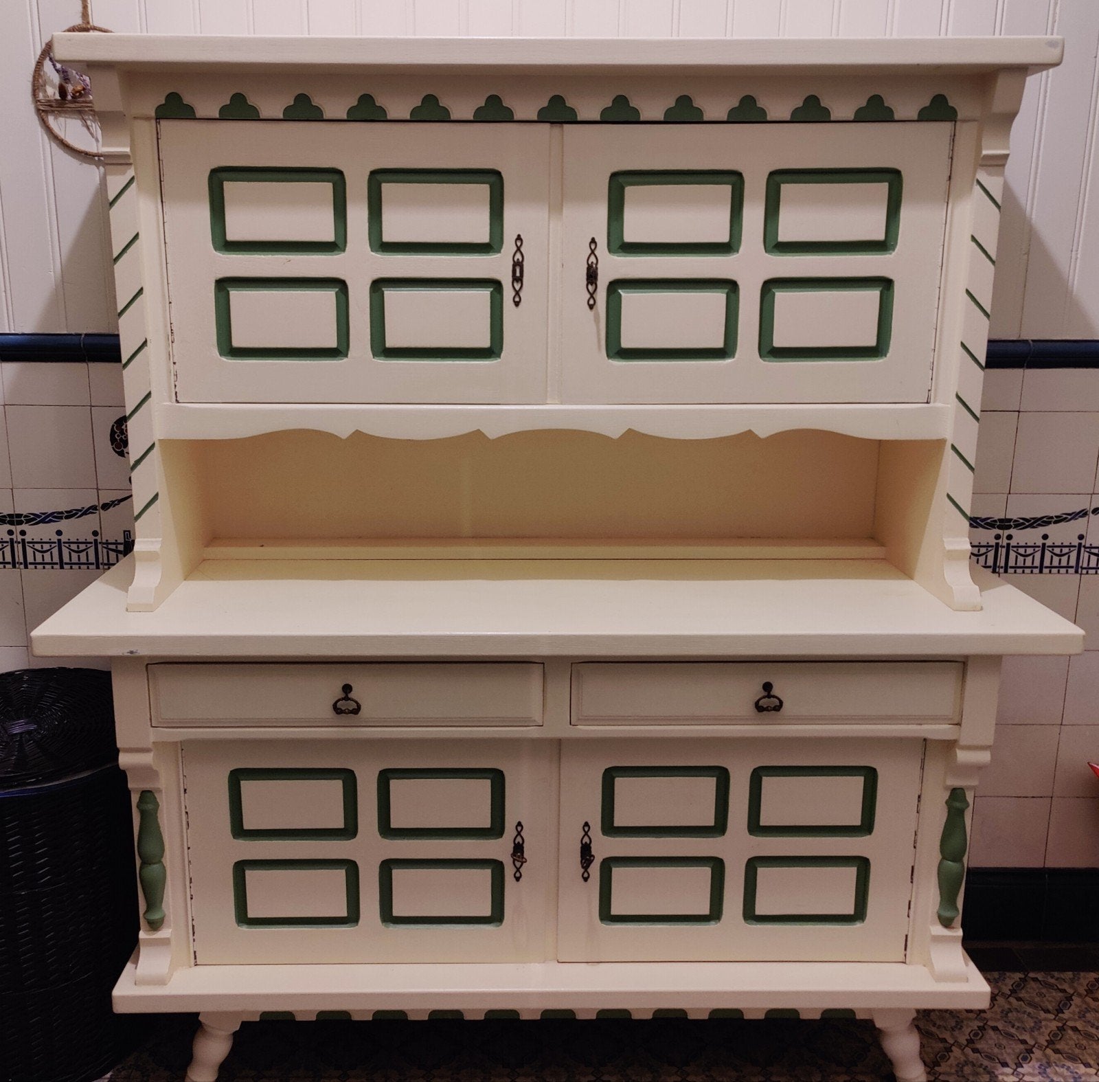 Vintage buffetkast met lades en deuren, crème/groen, Ophalen, Gebruikt, Met deur(en), 150 tot 200 cm