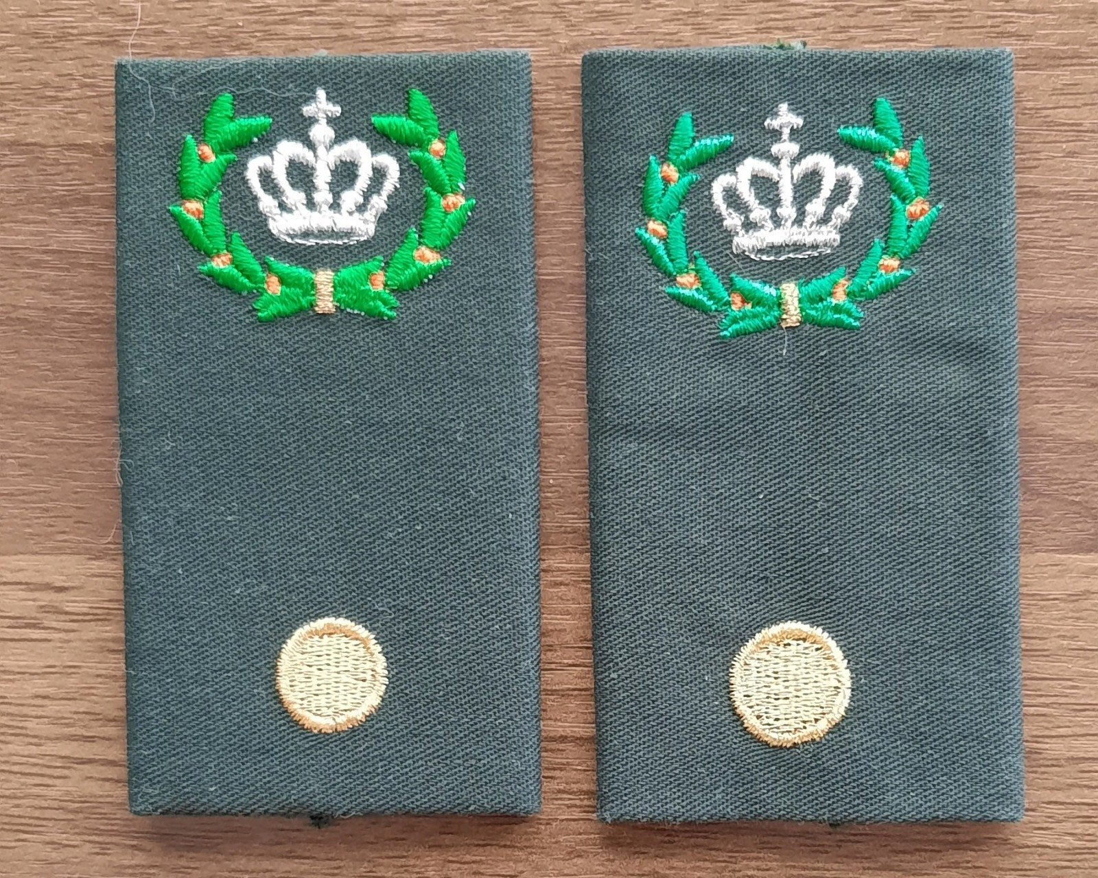 KL ROT overhemd compagnieadjudant, Verzenden, Landmacht, Nederland, Embleem of Badge