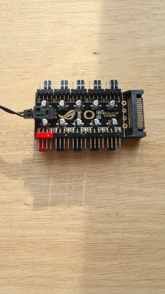 ASUS ROG 10-Fan Hub, Ophalen of Verzenden, Gebruikt