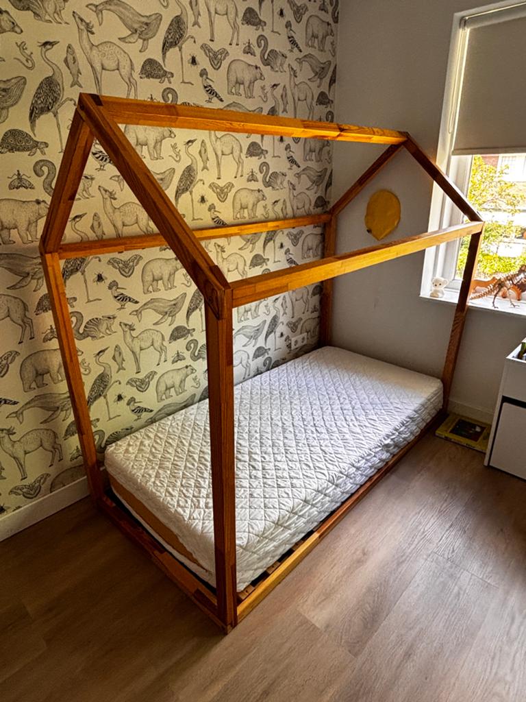 Bedhuisje met matras 160x80cm, Kinderen en Baby's, Kinderkamer | Bedden, Ophalen, 70 tot 85 cm, Zo goed als nieuw, Matras