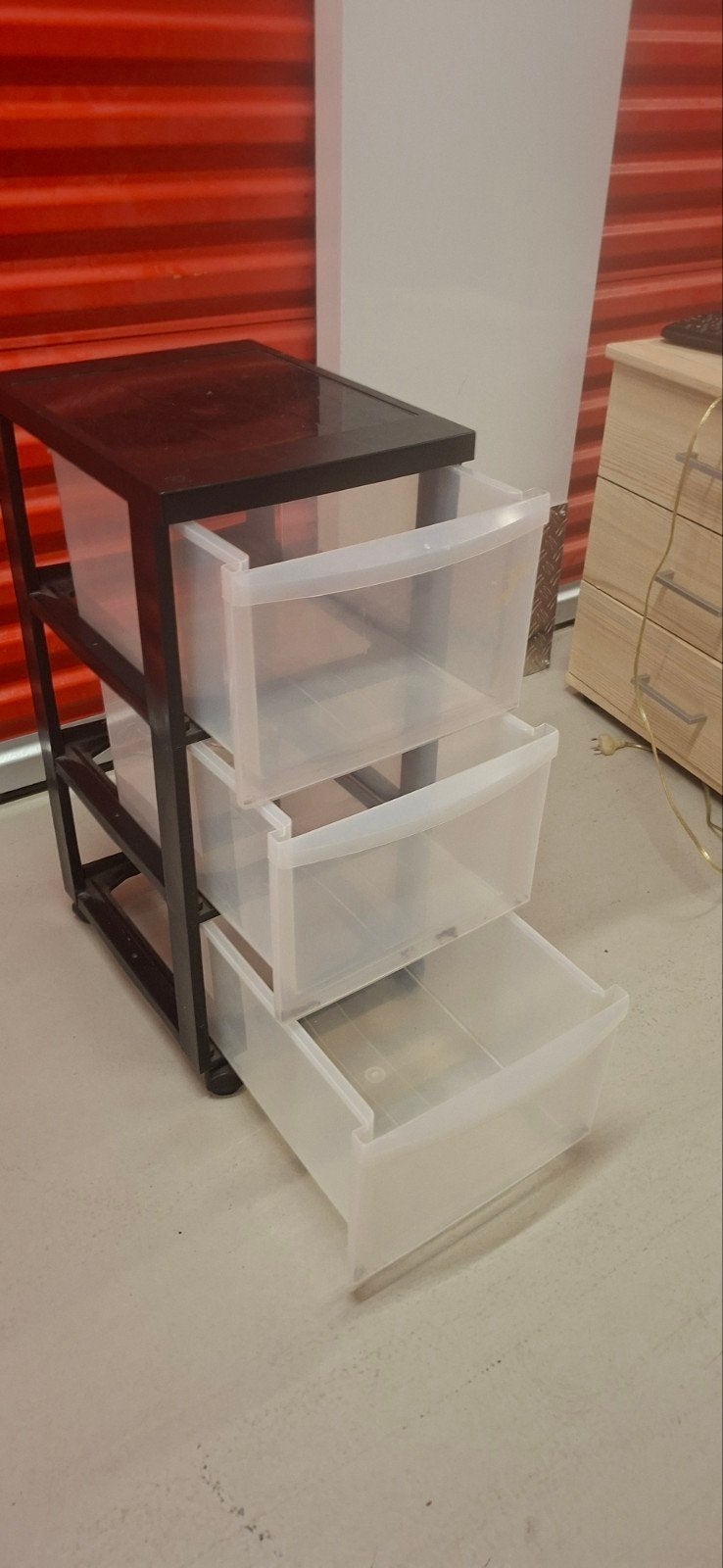 Gratis ladekast met 3 transparante laden, Ophalen, Minder dan 50 cm, Kunststof, Modern, functioneel