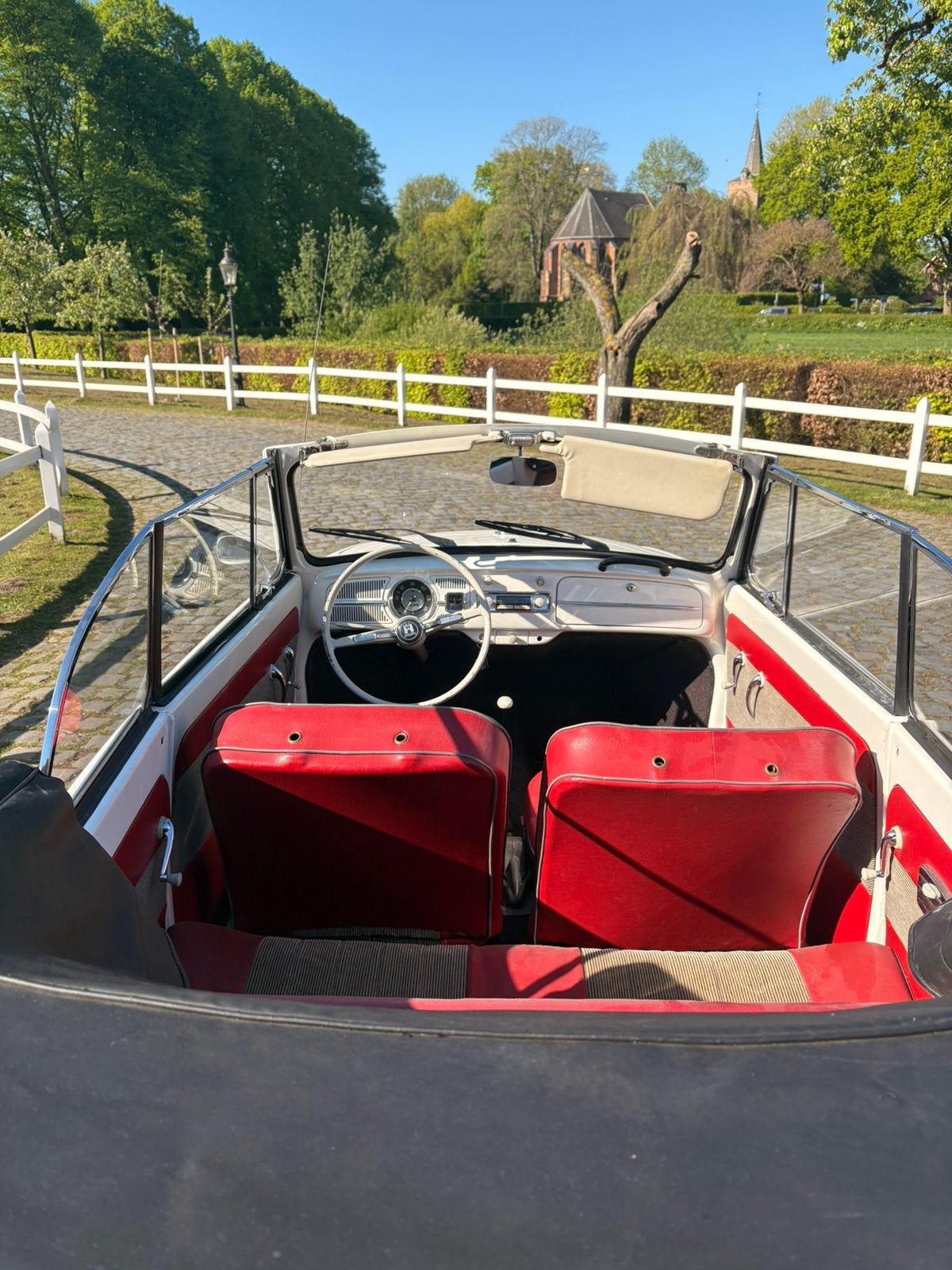 Vw kever 1200 cabriolet wit met een 1500 motor, foto 12