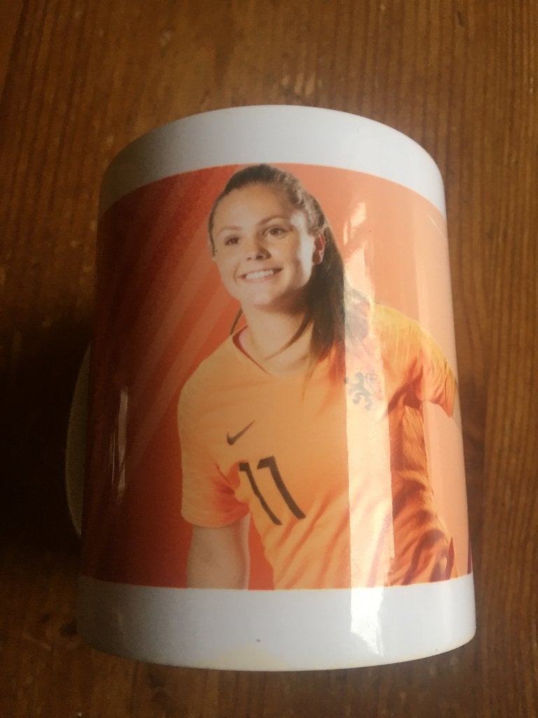 verzamelen- Mok Lieke Martens ( Dames voetbal ), Verzamelen, Ophalen of Verzenden, Zo goed als nieuw, Buitenlandse clubs, Overige typen