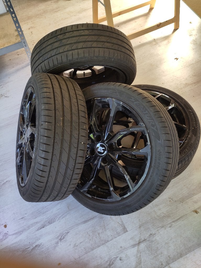 Set van 4 zomerbanden en velgen van een Fiat 500, Gebruikt, 16 inch, Banden en Velgen, Ophalen of Verzenden