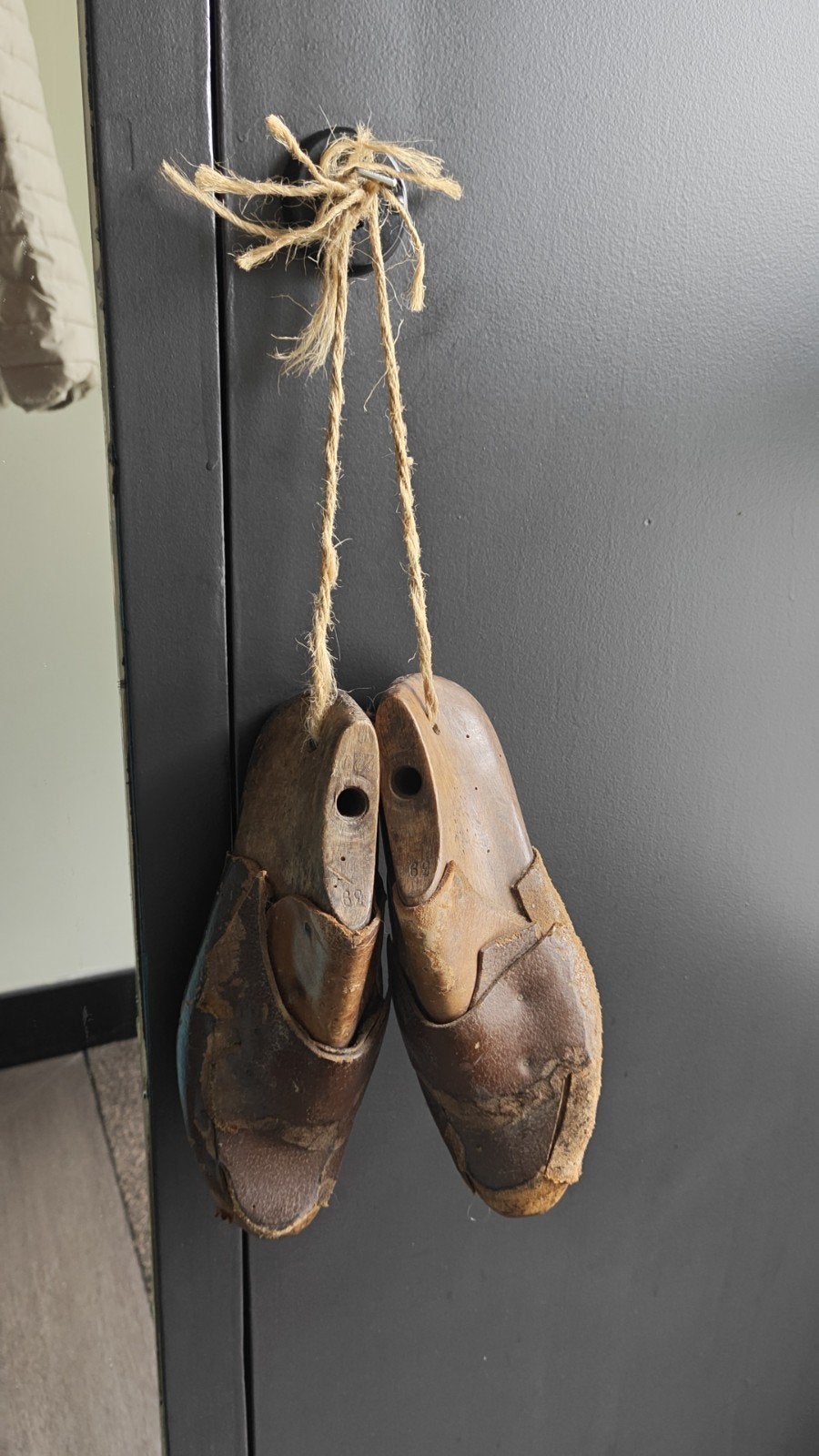 Leuke oude brocante leesten/ schoenen, Kleding | Dames, Schoenen, Ophalen of Verzenden, Sneakers of Gympen