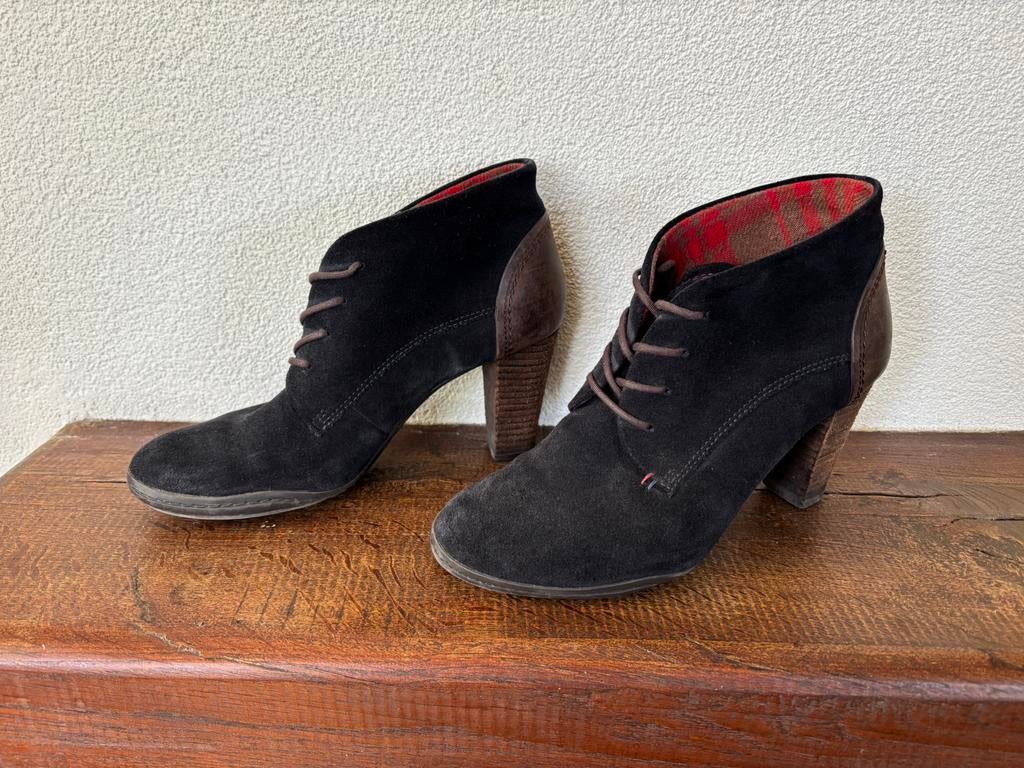 Tommy hilfiger korte blauwe laarsjes met hak maat 39, Blauw, Ophalen of Verzenden, Zo goed als nieuw, Schoenen met hoge hakken