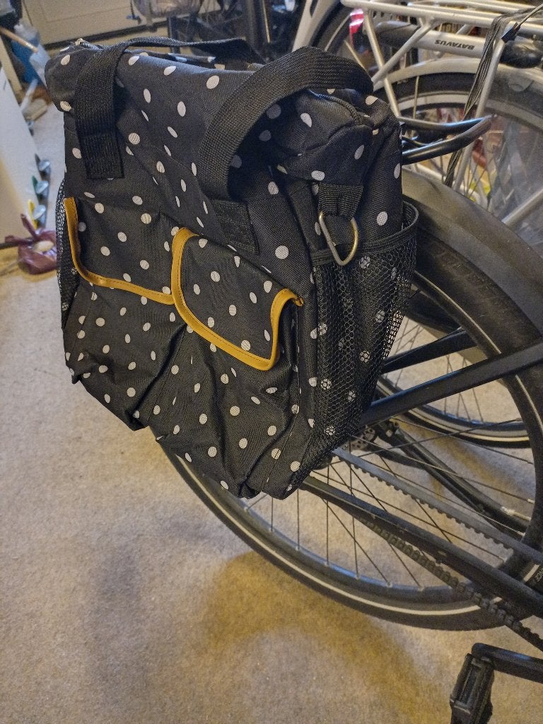 fiets/afpaktas met 2 handvaten zwart/stippen, Fietsen en Brommers, Fietsaccessoires | Fietstassen, Ophalen of Verzenden, Zo goed als nieuw