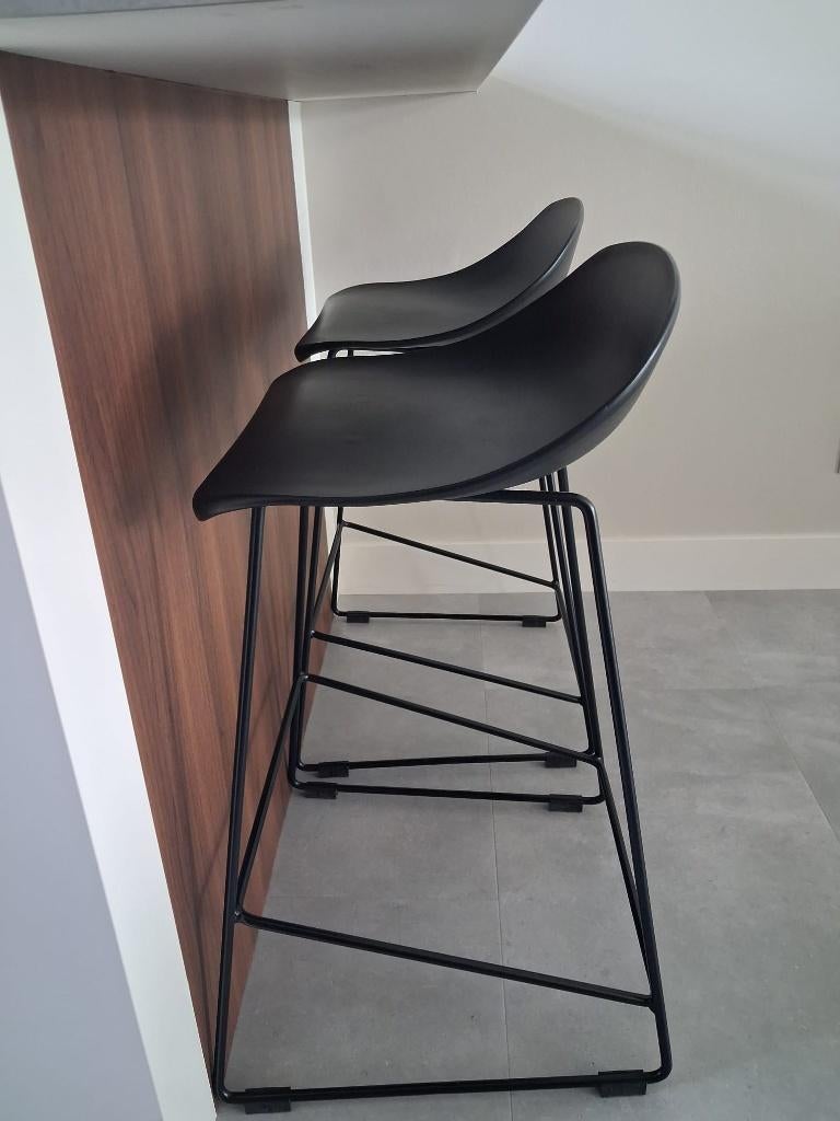 barkrukken zwart 2x, Huis en Inrichting, Barkrukken, 2 krukken, Ophalen, Zo goed als nieuw, 60 tot 90 cm