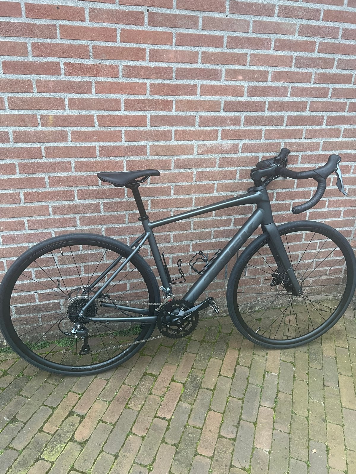 Trek Domane AL 2 Gen 4 racefiets, 28 inch, Aluminium, Zo goed als nieuw, 15 tot 20 versnellingen