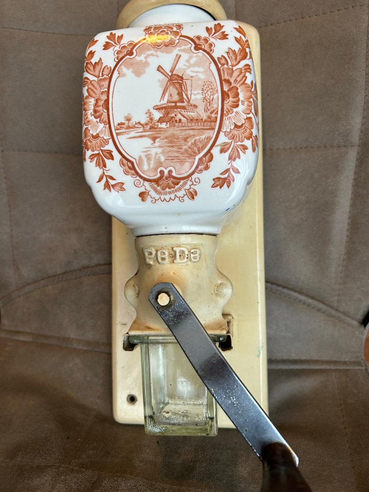 Antieke PeDe wandkoffiemolen met molen decor, Antiek en Kunst, Ophalen