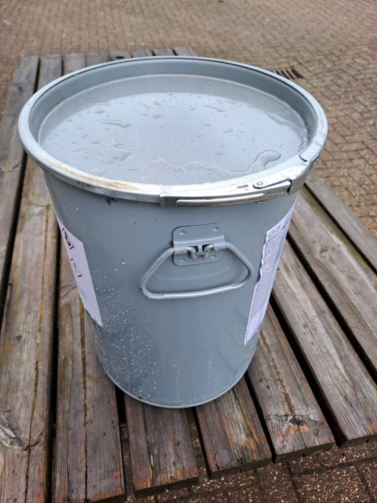 Metalen emmer/ vat met deksel en klemring circa 25 liter, Ophalen of Verzenden