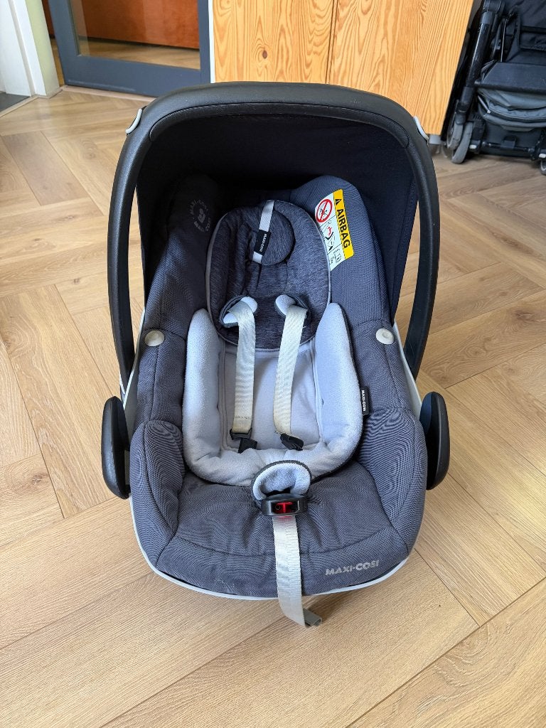 Maxi-cosi Pebble in goede staat, Ophalen, Autogordel of Isofix, Gebruikt, Afneembare rugleuning