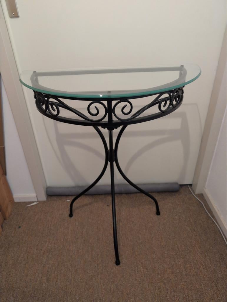 Vintage bijzettafel zwart met glazen blad, Huis en Inrichting, Tafels | Bijzettafels, Ophalen, Gebruikt, Vintage, Klassiek, 55 tot 75 cm