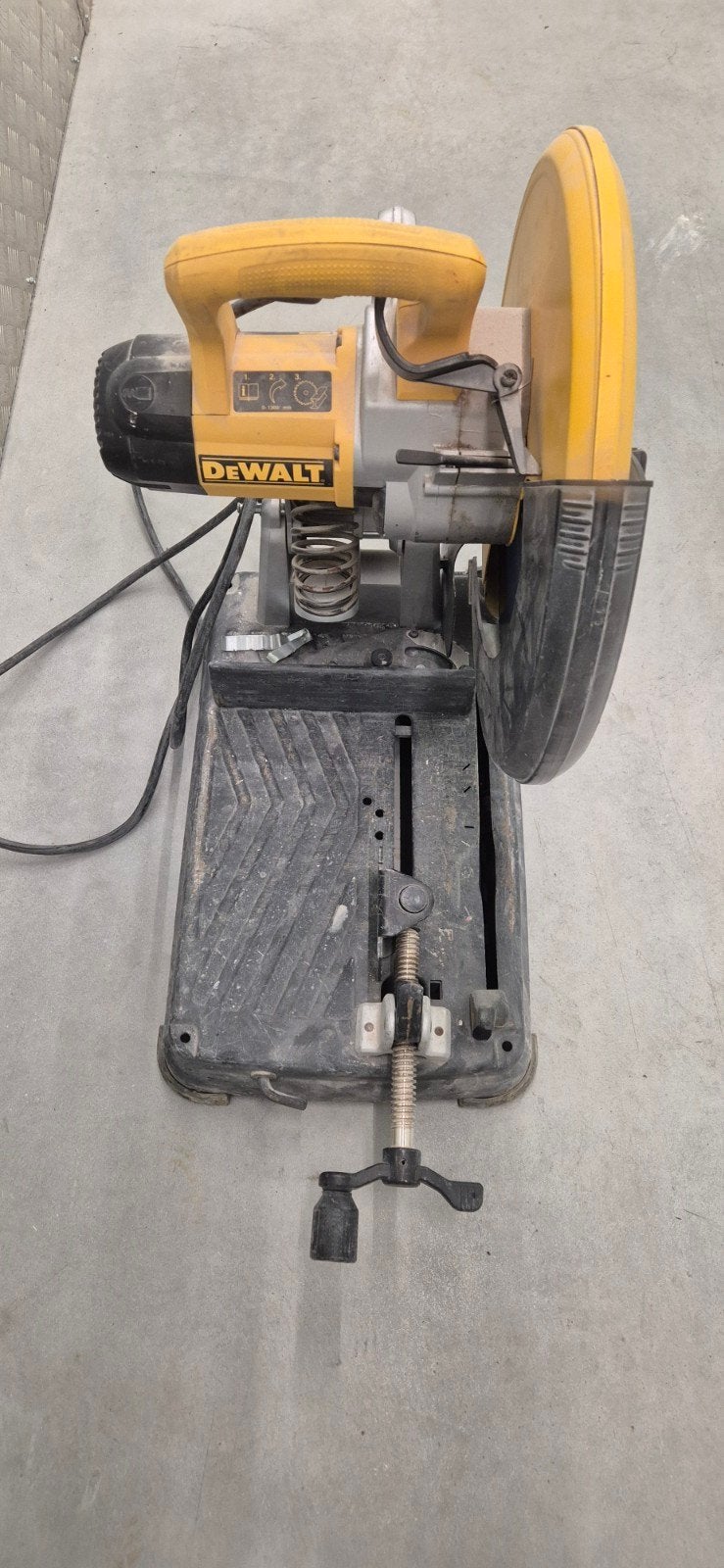 DeWalt DW872 Metaal Afkortzaag 2200W - Krachtig en Robuust, Ophalen, Gebruikt, DeWalt, 70 mm of meer