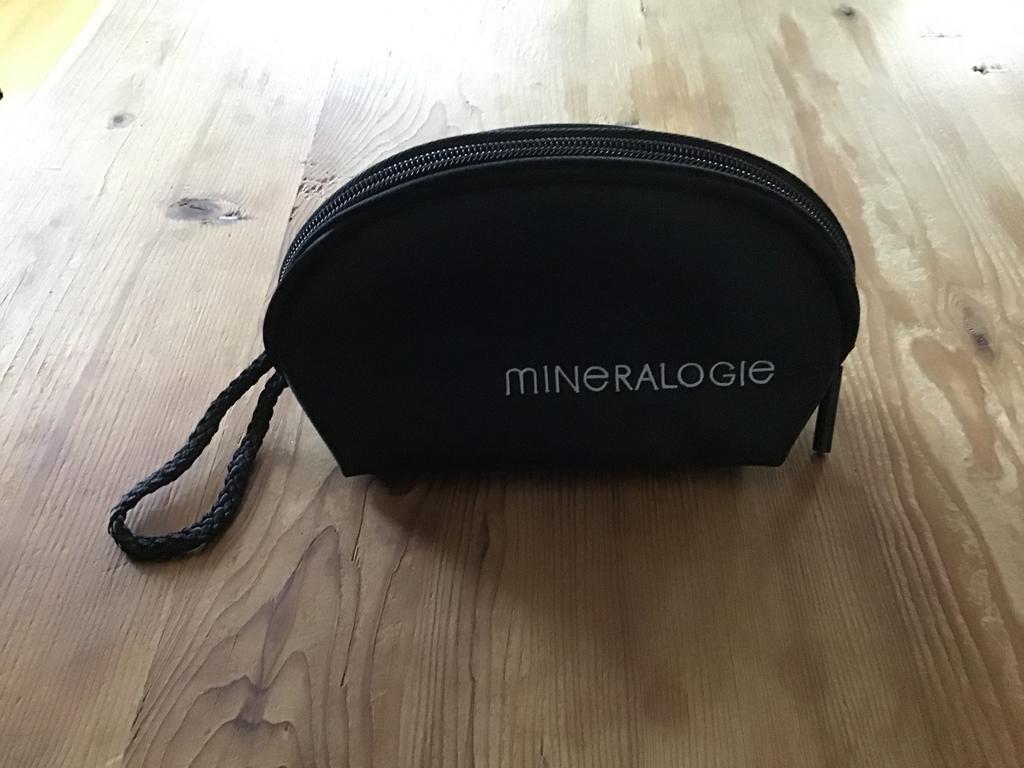 Mineralogie lipstick en toilettasje, Ophalen, Gehele gezicht, Zwart, Nieuw