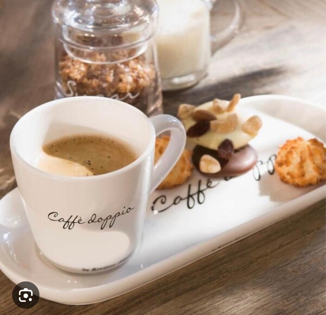 4x Riviera Maison Caffe Doppio Koffiekop + Serveer Schotel, Huis en Inrichting, Overige merken, Verzenden, Zo goed als nieuw, Overige stijlen
