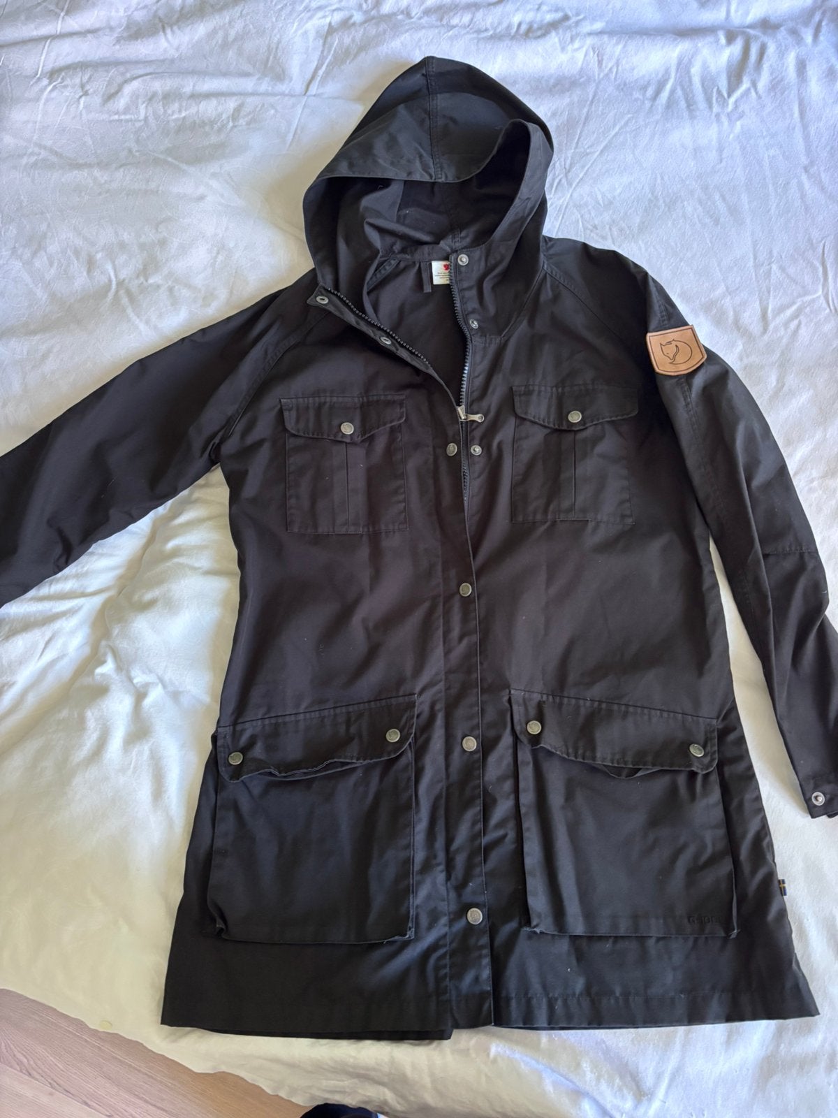 Fjallraven zomerjas, Ophalen of Verzenden, Zo goed als nieuw, Maat 42/44 (L), Zwart