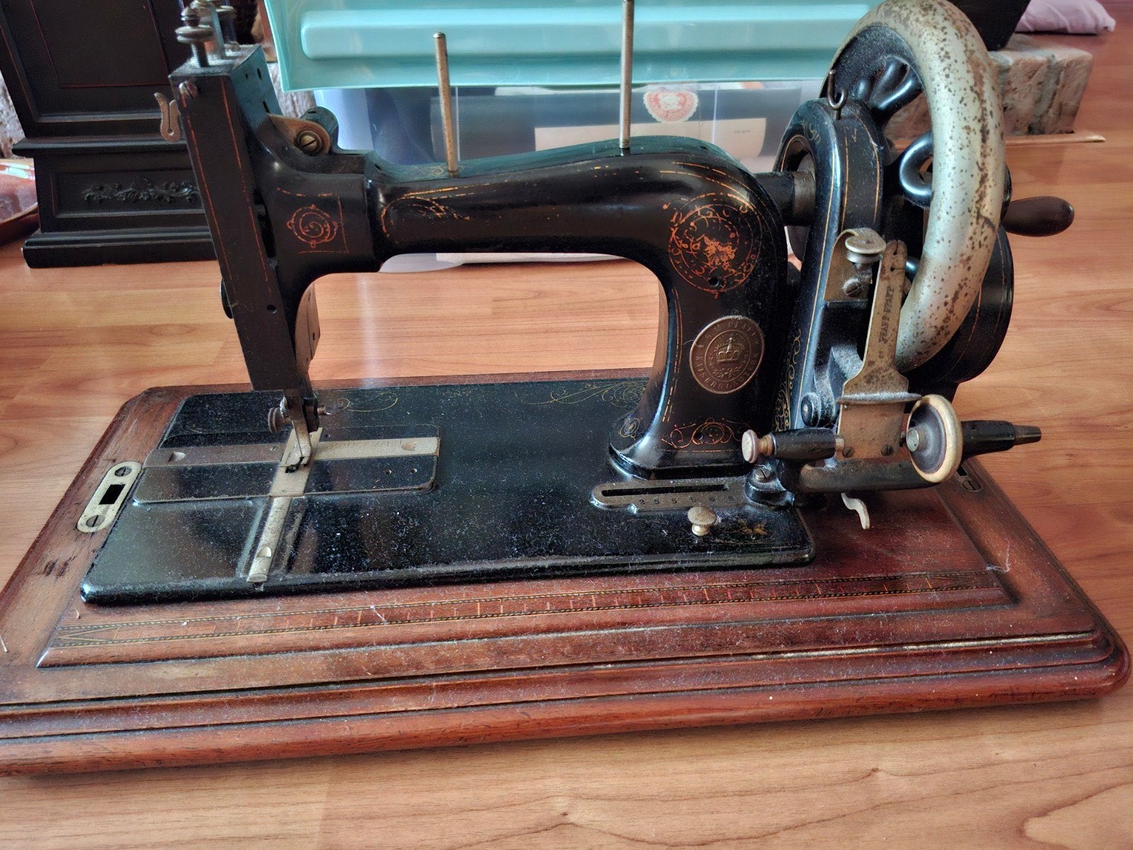 Antieke Hand Naaimachine - Decoratie & Vintage Naaiwerk, Antiek en Kunst, Antiek | Naaimachines, Ophalen