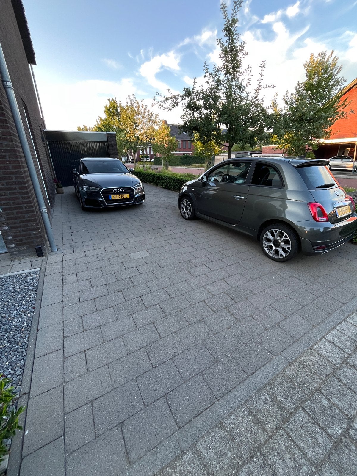 Gratis afhalen: 50m2 antraciet klinkers 30x20x6cm, Tuin en Terras, Ophalen, Gebruikt, Klinkers, 10 m² of meer