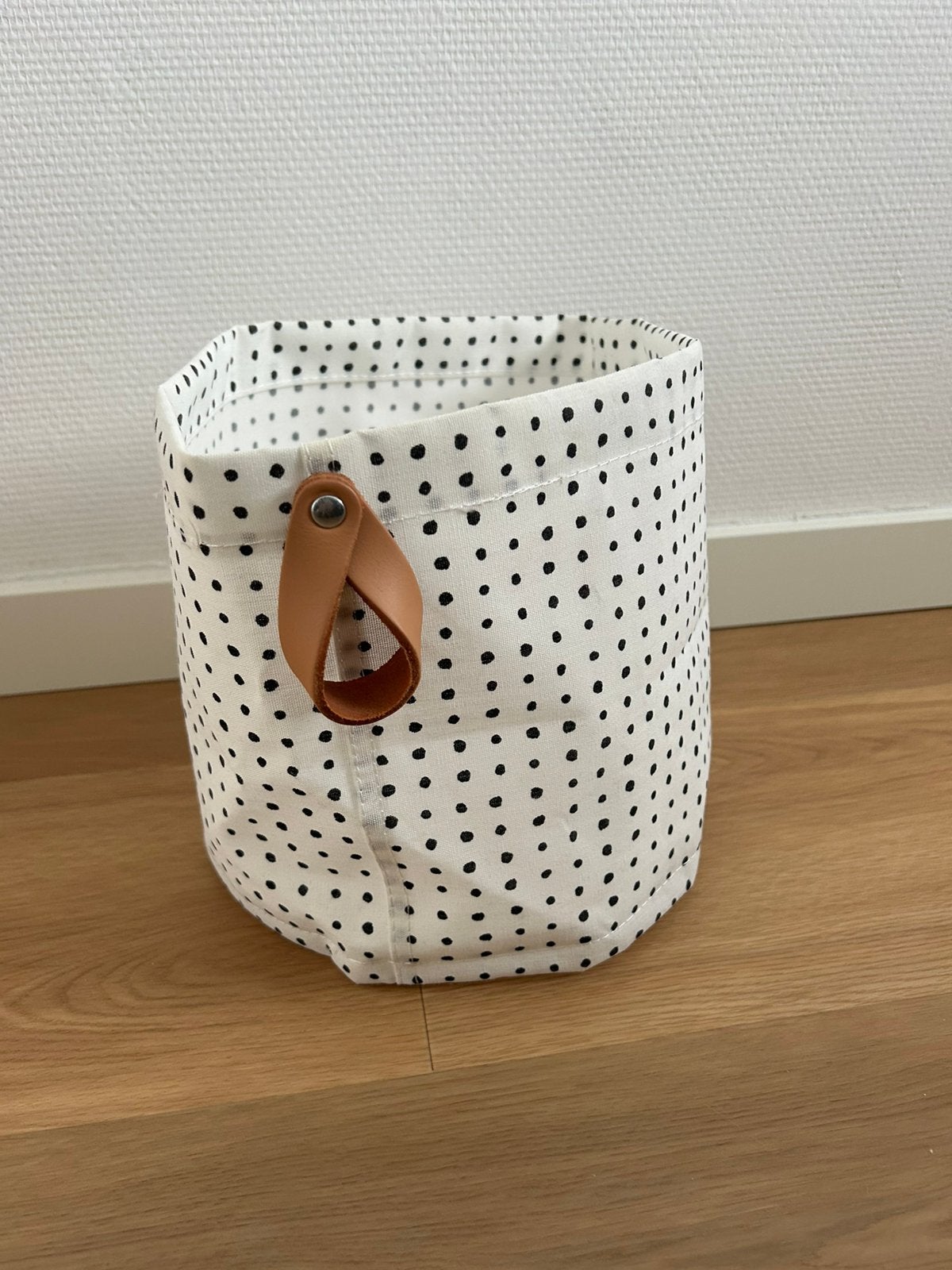Gestippeld mandje Ikea, Ophalen of Verzenden, Zo goed als nieuw, Rond, Mand